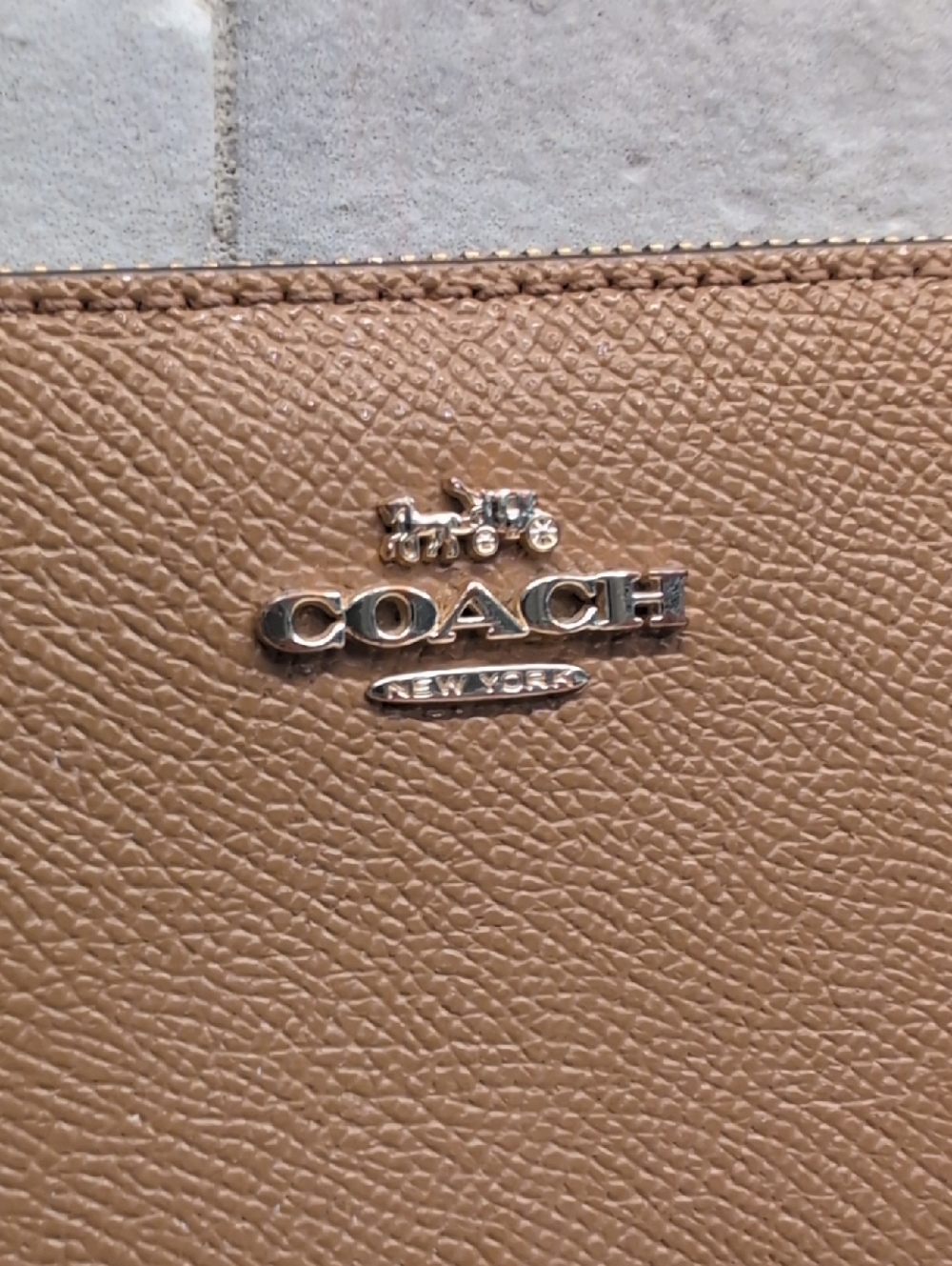 Coach Leather Zip Wallet - EUC - Tan 8x5 Inches - Picture 2 of 9